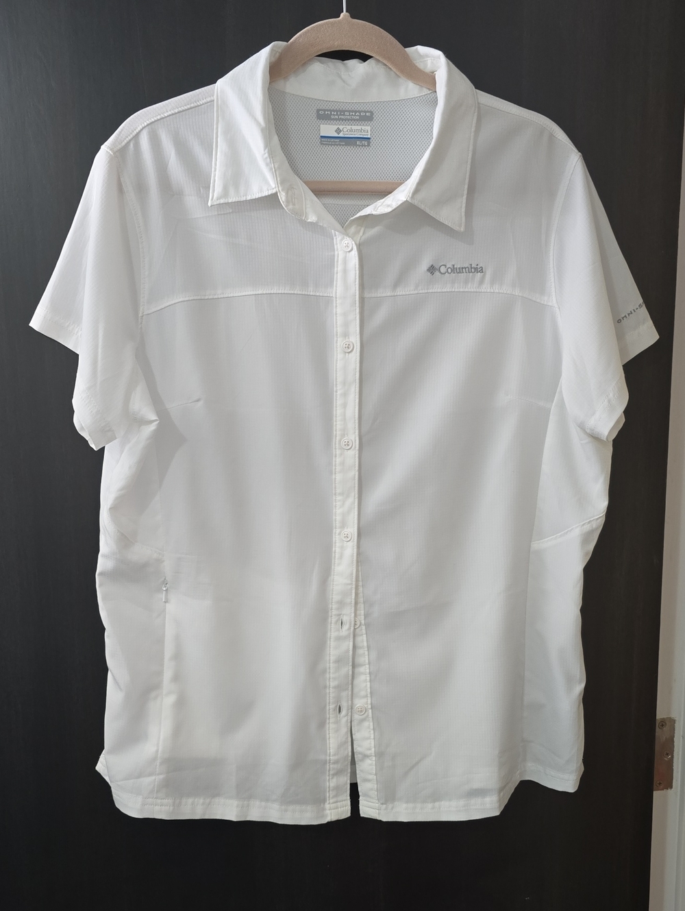 Columbia Women’s XL White Short-Sleeve Button-Down Performance Shirt